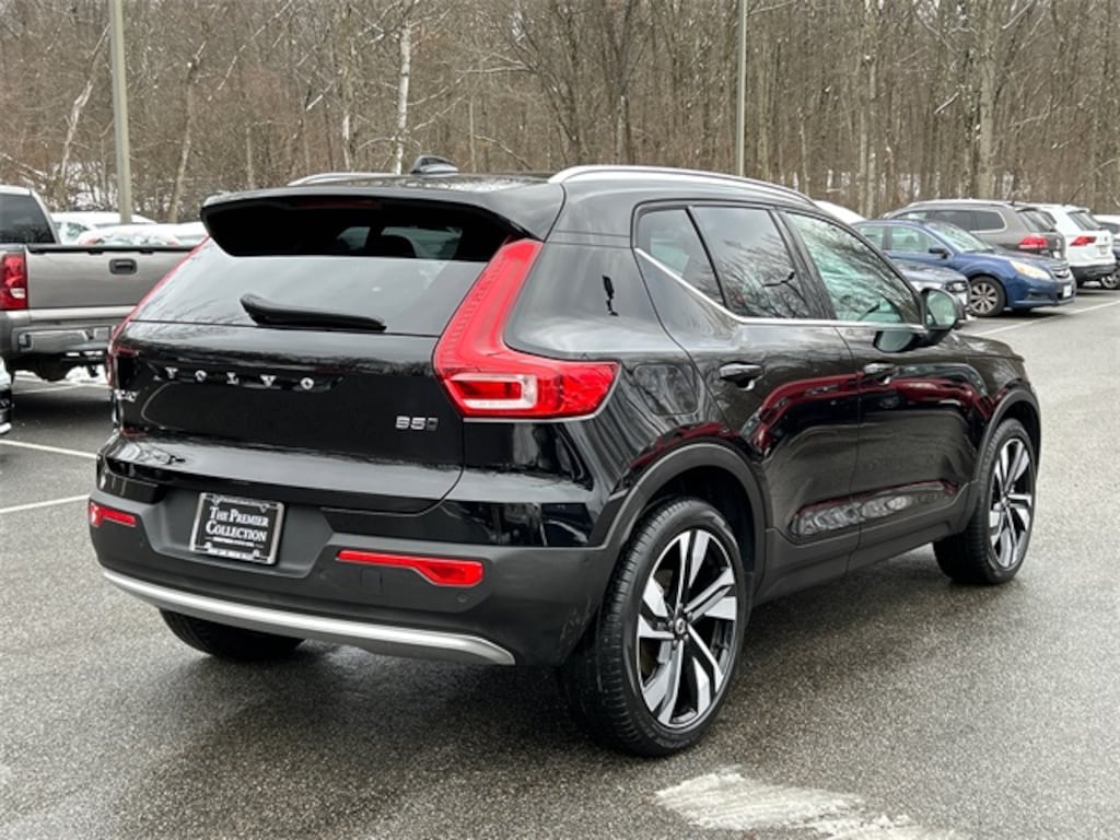 Certified 2025 Volvo XC40 B5 Plus Bright Theme SUV