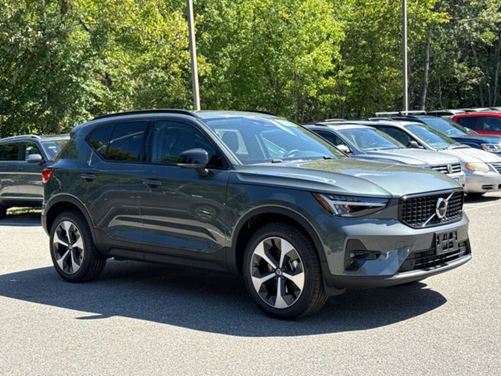 New 2026 Volvo XC40 B5 Plus SUV