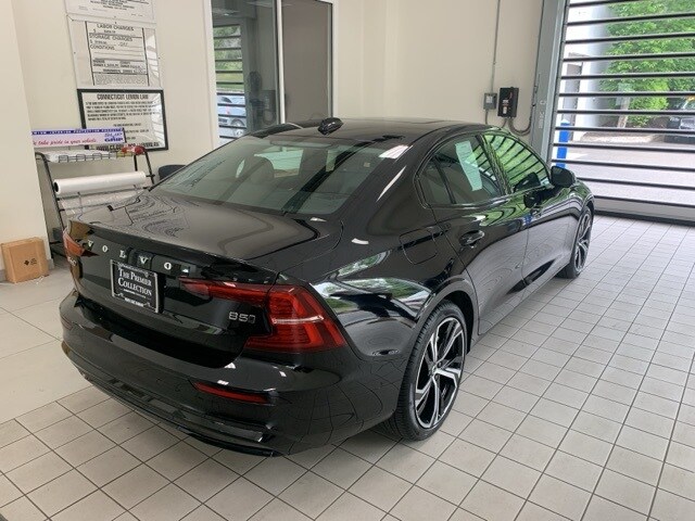 2025 Volvo S60 B5 Plus photo 2