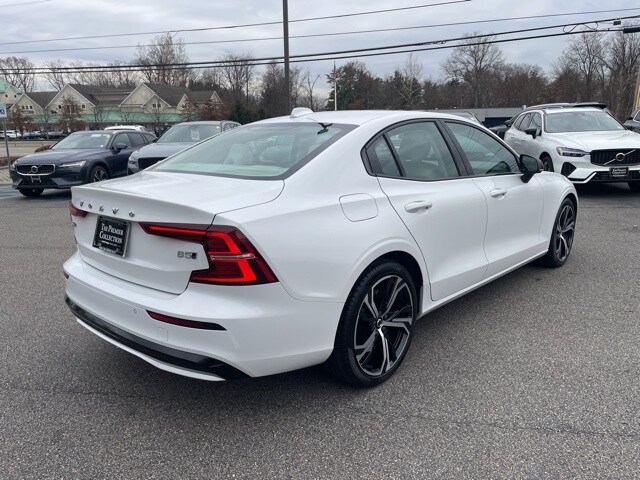 2024 Volvo S60 B5 Core photo 4