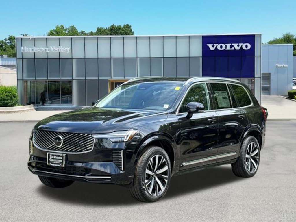 New 2026 Volvo XC90 B5 Core SUV