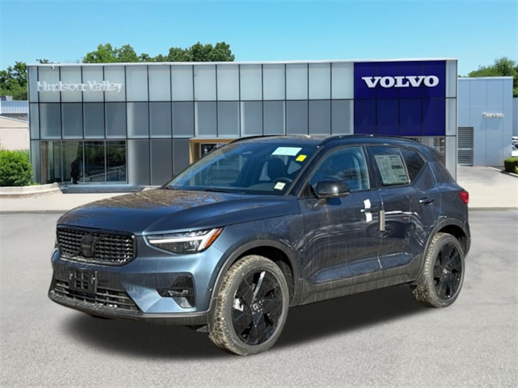 New 2026 Volvo XC40 B5 Ultra Black Edition SUV