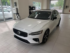 2024 Volvo S60 B5 Core Dark Sedan
