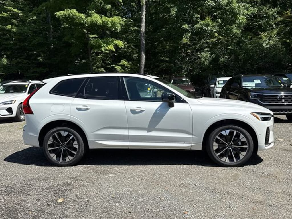 New 2026 Volvo XC60 B5 Plus SUV