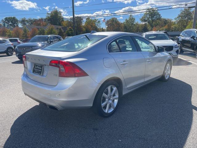 2016 Volvo S60 T5 Drive-E Premier photo 3