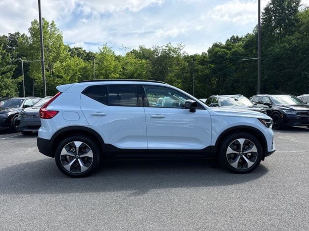 Certified 2026 Volvo XC40 B5 Plus SUV