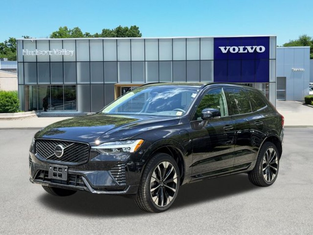 New 2026 Volvo XC60 plug-in hybrid T8 Plus SUV