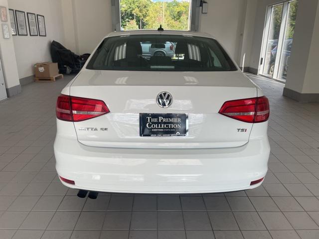 2015 Volkswagen Jetta 1.8T SE photo 3