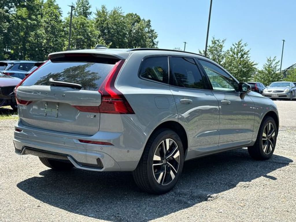 New 2026 Volvo XC60 B5 Plus SUV