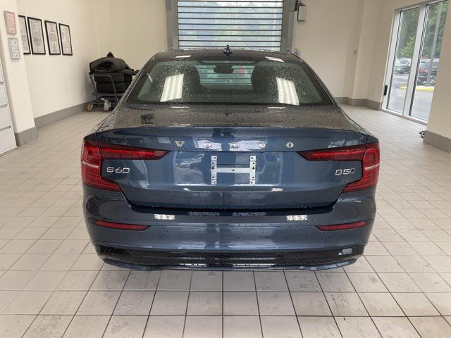 2025 Volvo S60 B5 Core photo 3