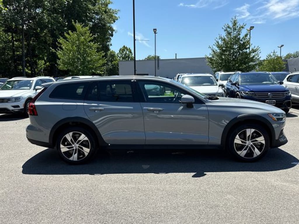 Certified 2025 Volvo V60 Cross Country B5 Plus Wagon