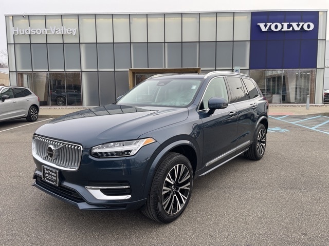 2024 Volvo XC90 Plus's photo