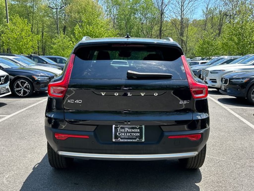 Certified 2025 Volvo XC40 B5 Core Bright Theme SUV
