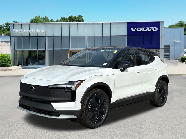 2026 Volvo EX30 Twin Motor Cross Country Ultra's photo