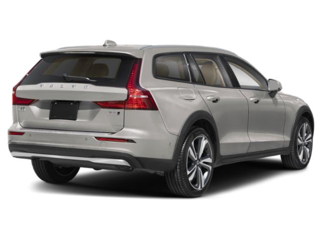 2024 Volvo V60 Cross Country B5 Plus photo 2