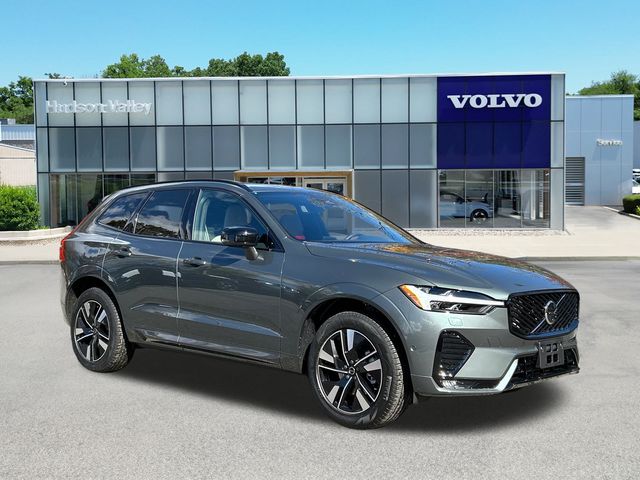 2026 Volvo XC60 B5 Plus Dark AWD's photo