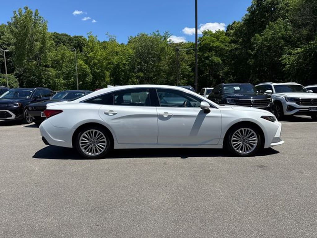 Used 2019 Toyota Avalon Limited Sedan