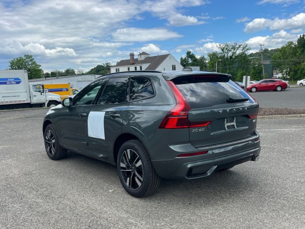 New 2026 Volvo XC60 B5 Plus SUV