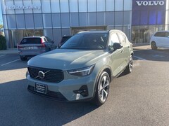 2023 Volvo XC40 B5 AWD Plus Dark SUV