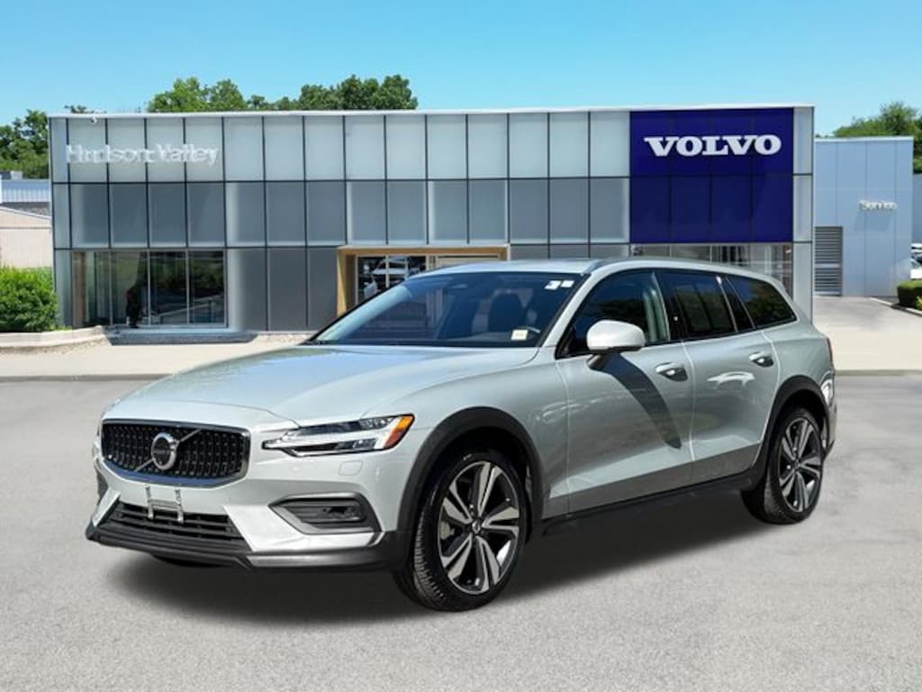 Certified 2025 Volvo V60 Cross Country B5 Plus Wagon