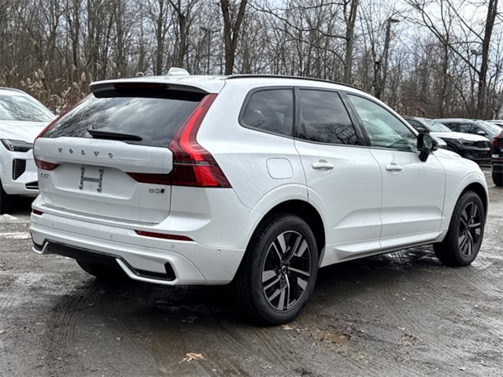 New 2026 Volvo XC60 B5 Plus SUV