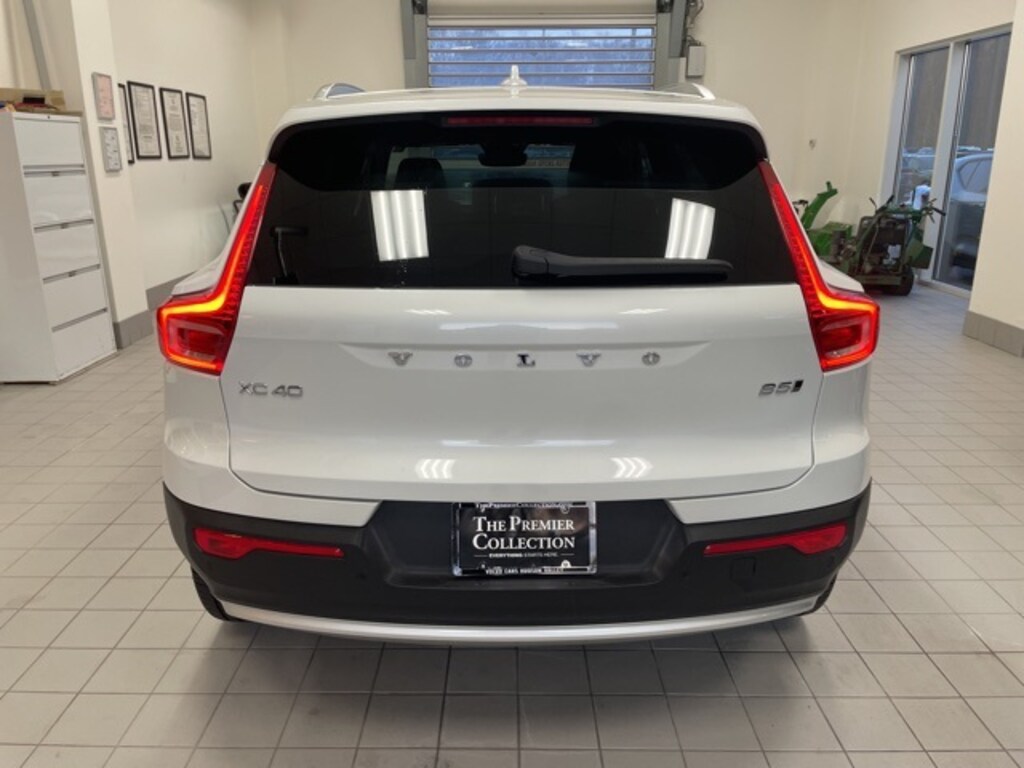 Certified 2025 Volvo XC40 B5 Core Bright Theme SUV