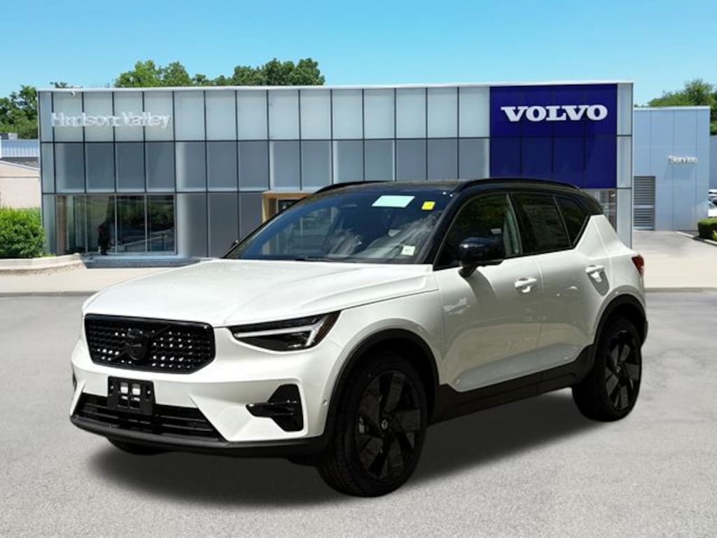 New 2026 Volvo XC40 B5 Ultra Black Edition SUV