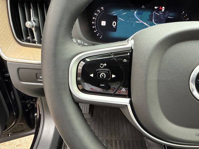 2026 Volvo XC60 Plus - Photo 12