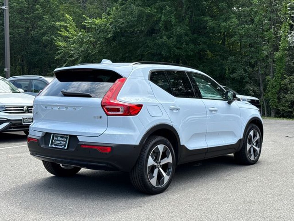 Certified 2026 Volvo XC40 B5 Plus SUV