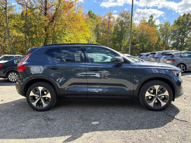 New 2026 Volvo XC40 B5 Plus SUV