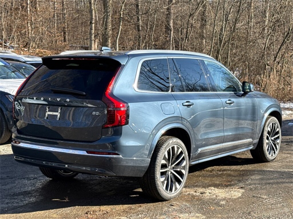 New 2026 Volvo XC90 B5 Core SUV