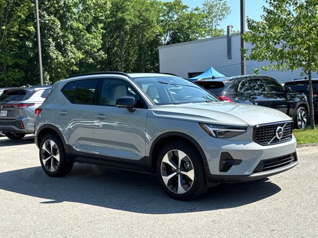 Certified 2026 Volvo XC40 B5 Plus SUV