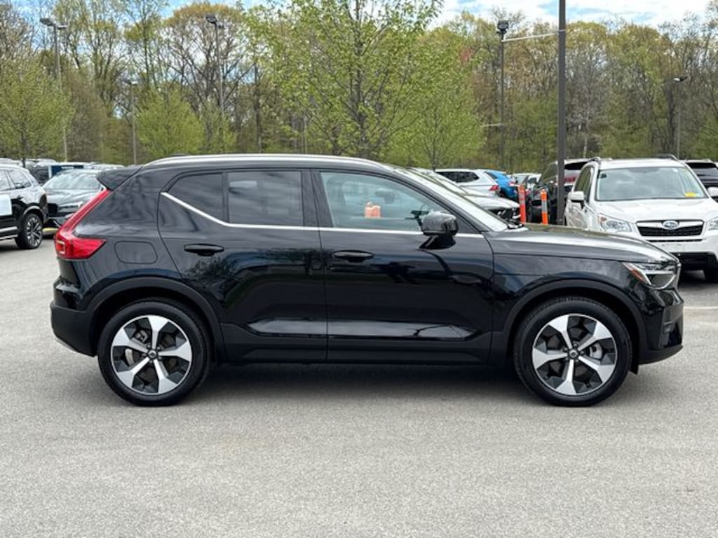 Used 2025 Volvo XC40 B5 Plus Bright Theme SUV