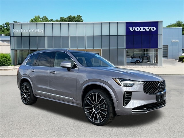 2026 Volvo XC90 Plus's photo