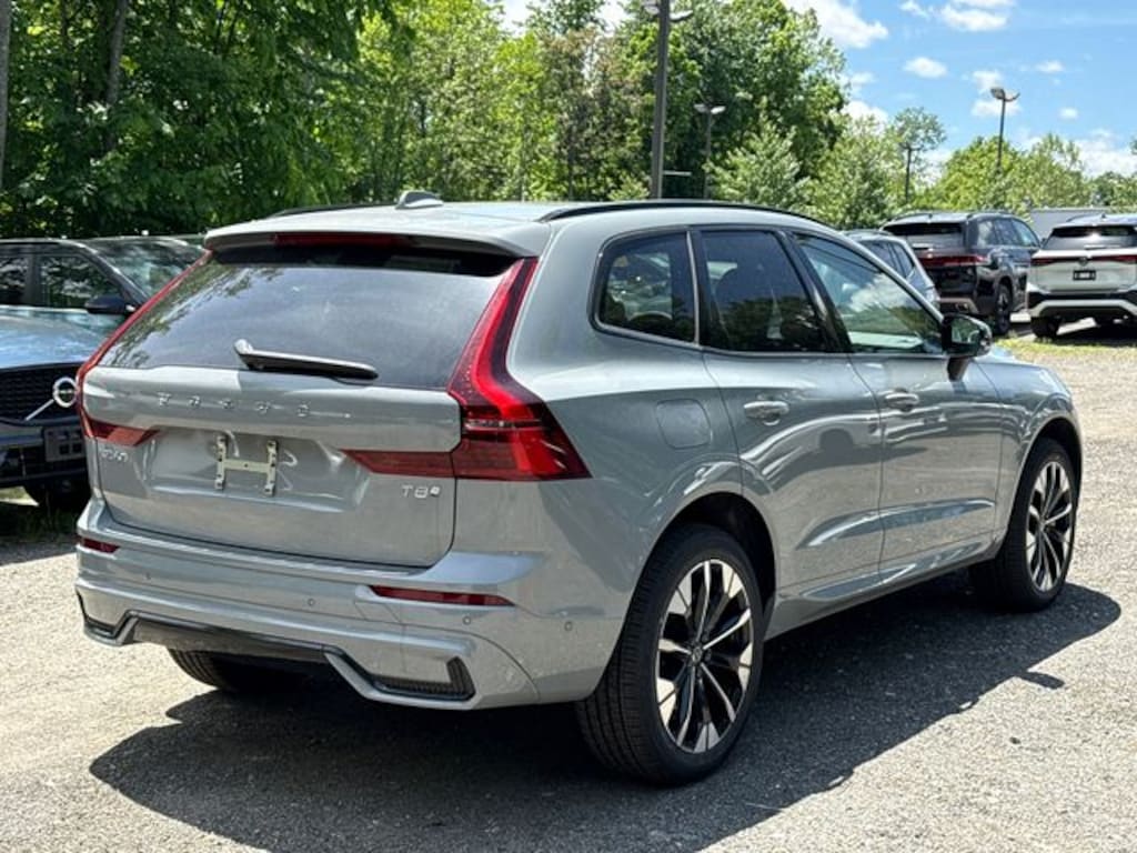 New 2026 Volvo XC60 plug-in hybrid T8 Plus SUV