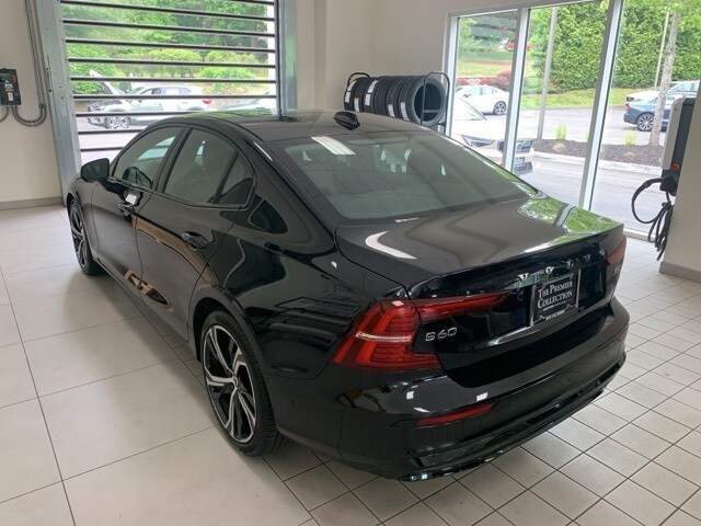 2025 Volvo S60 B5 Plus photo 3