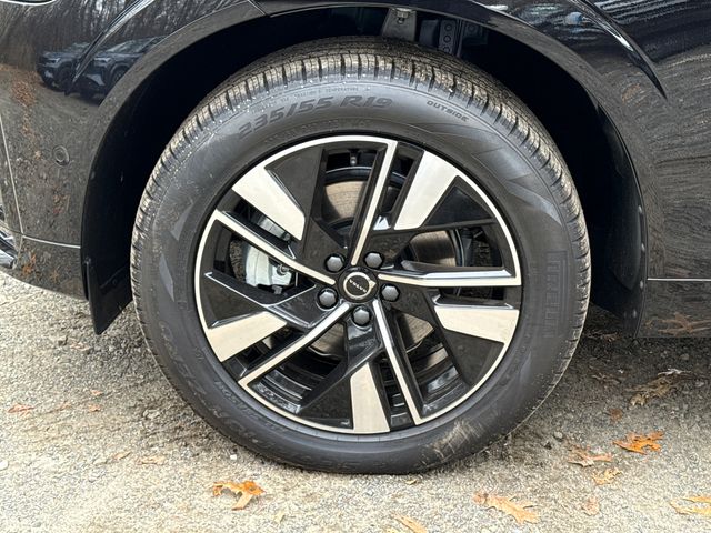 2026 Volvo XC60 Plus - Photo 8