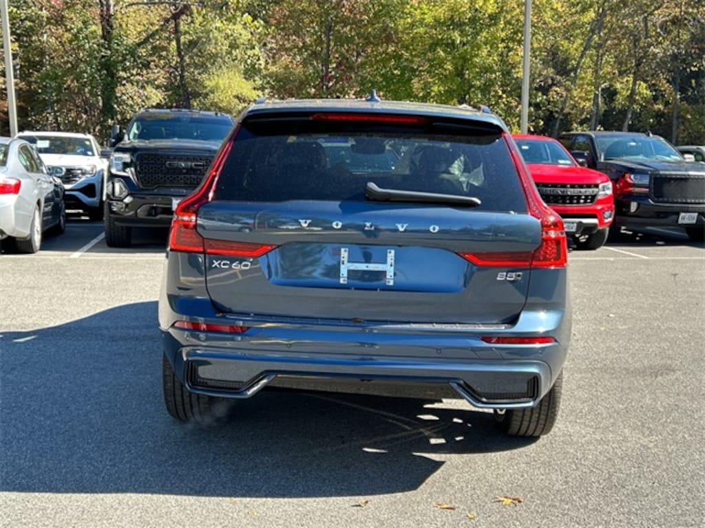 New 2026 Volvo XC60 B5 Plus SUV