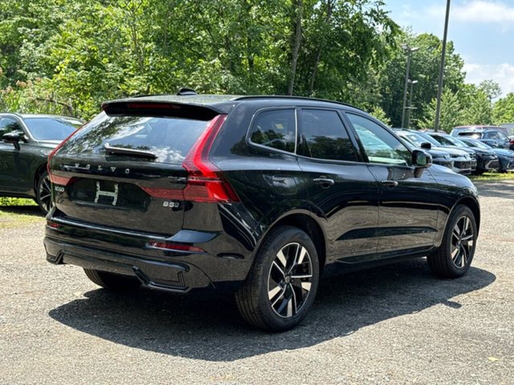 New 2026 Volvo XC60 B5 Plus SUV