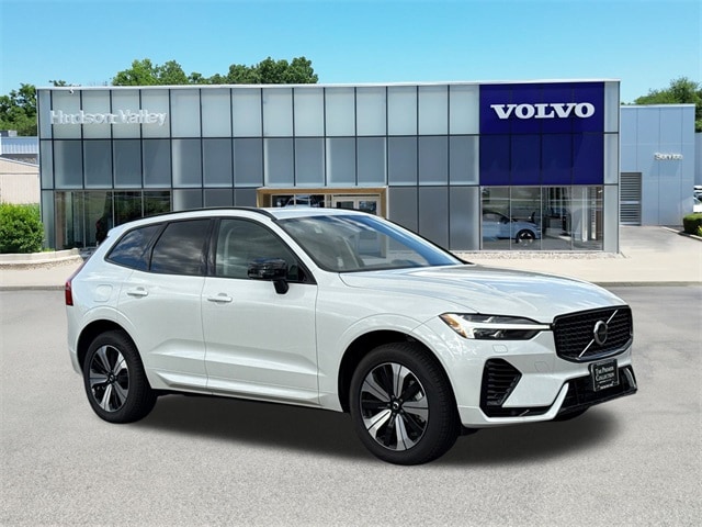 2025 Volvo XC60 plug-in hybrid T8 Core SUV