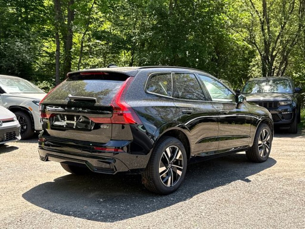 New 2026 Volvo XC60 B5 Plus SUV