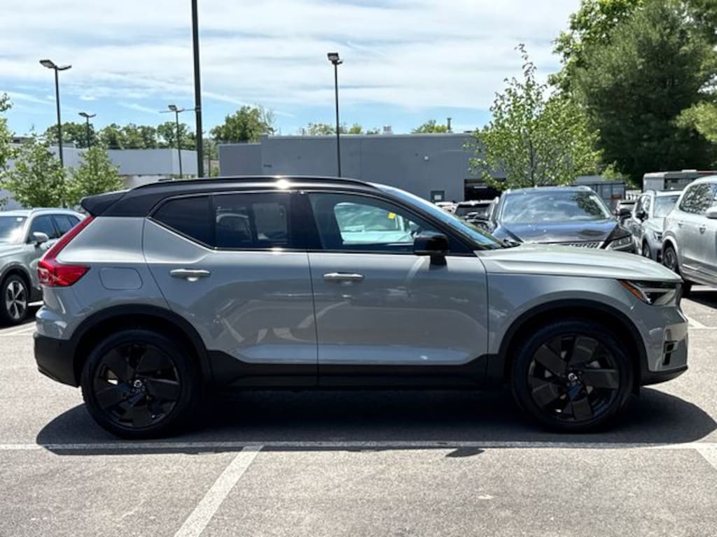 Used 2026 Volvo XC40 B5 Ultra Black Edition SUV
