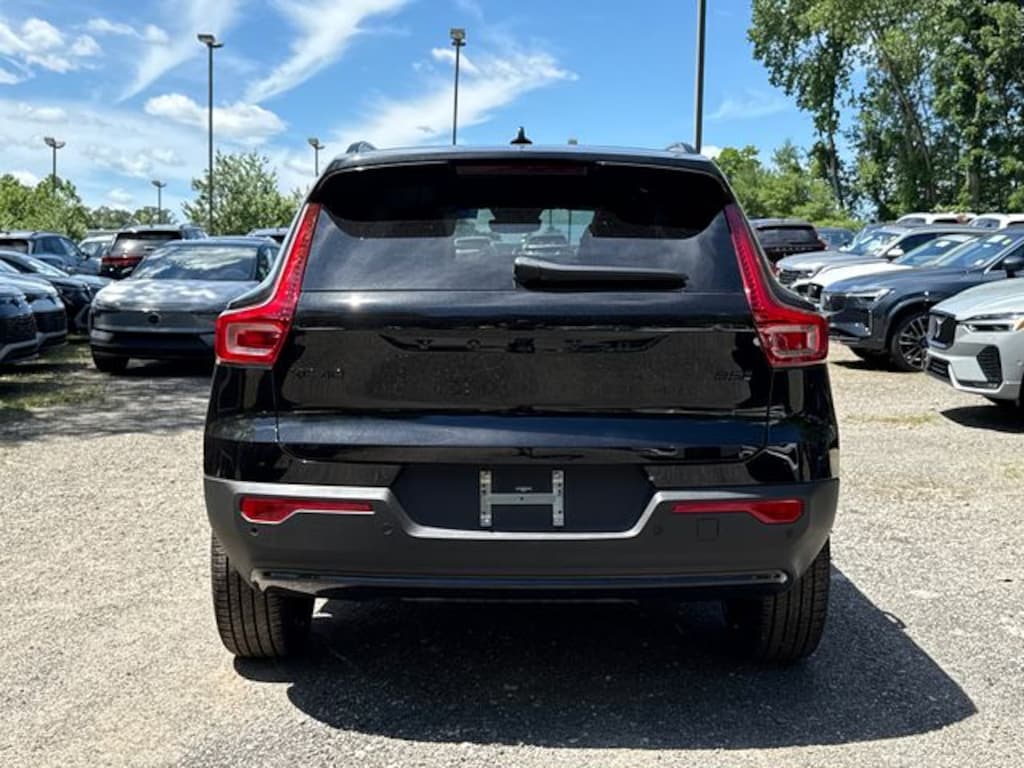 New 2026 Volvo XC40 B5 Ultra Black Edition SUV