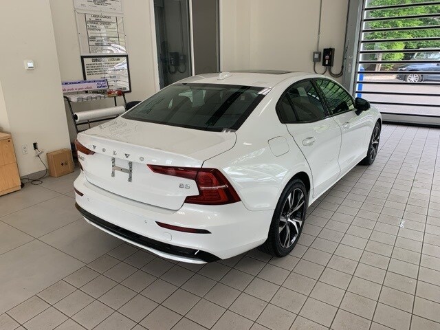2024 Volvo S60 B5 Core photo 4