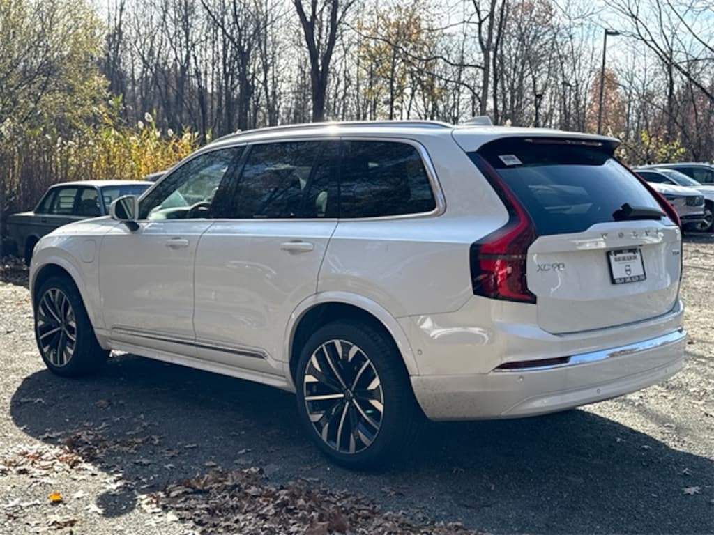 New 2026 Volvo XC90 plug-in hybrid T8 Plus 7-Seater SUV