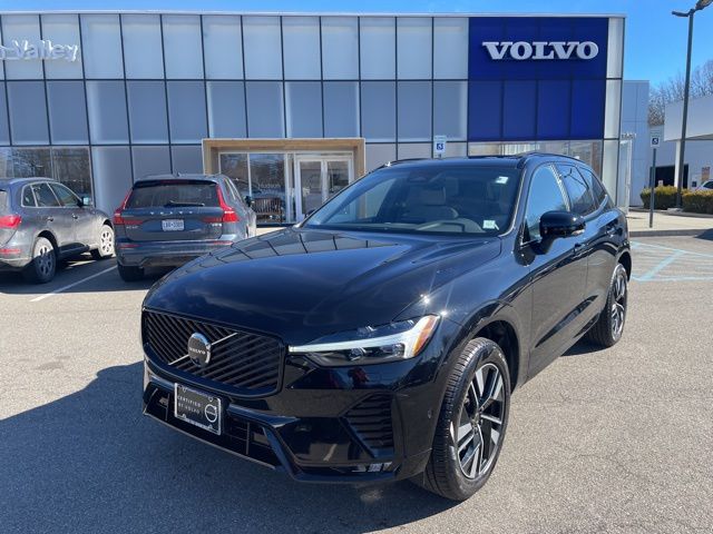 2026 Volvo XC60 B5 Plus Dark AWD's photo
