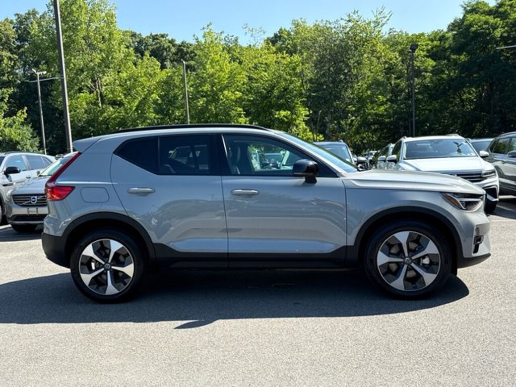Used 2026 Volvo XC40 B5 Plus SUV