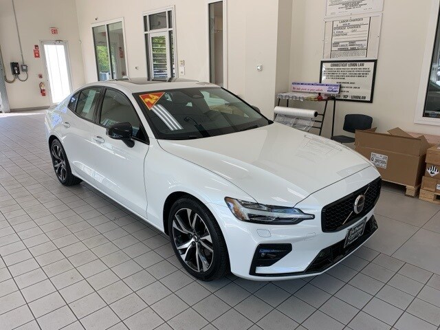 2024 Volvo S60 B5 Core photo 3