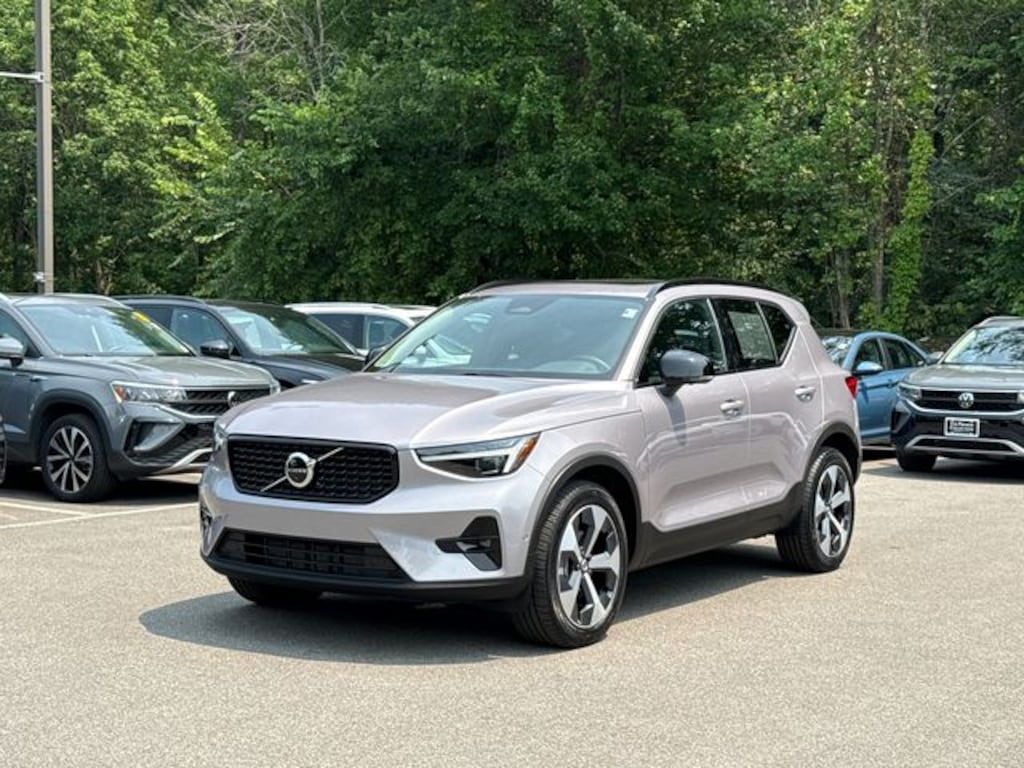 Certified 2026 Volvo XC40 B5 Plus SUV