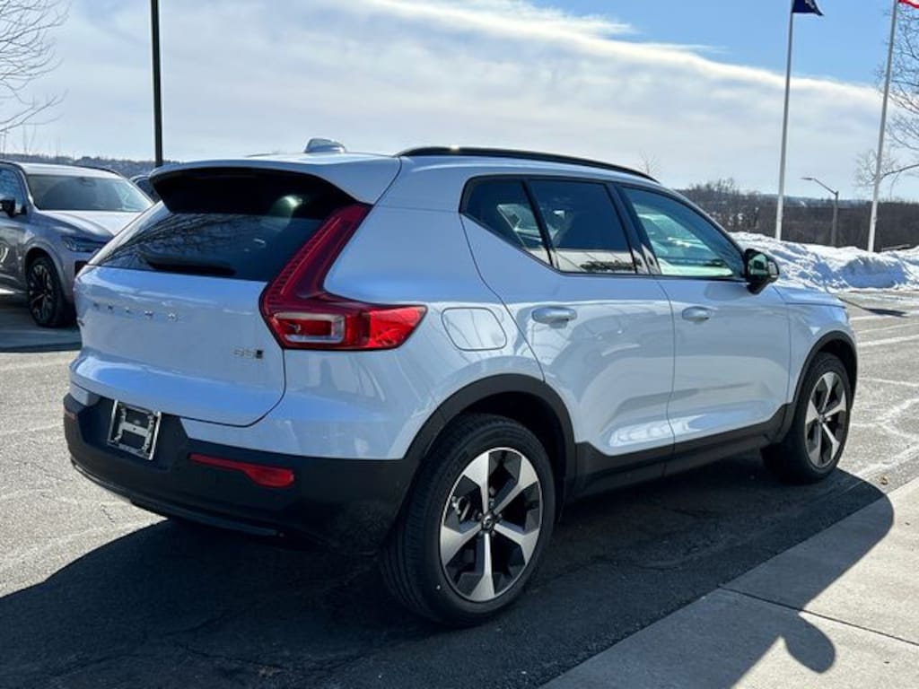 New 2026 Volvo XC40 B5 Plus SUV